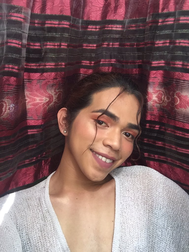 queenfemina's tweet photo. TAMANG PAGANDA LANG SA KURTINA❤️ https://t.co/1kBbCEwmFt