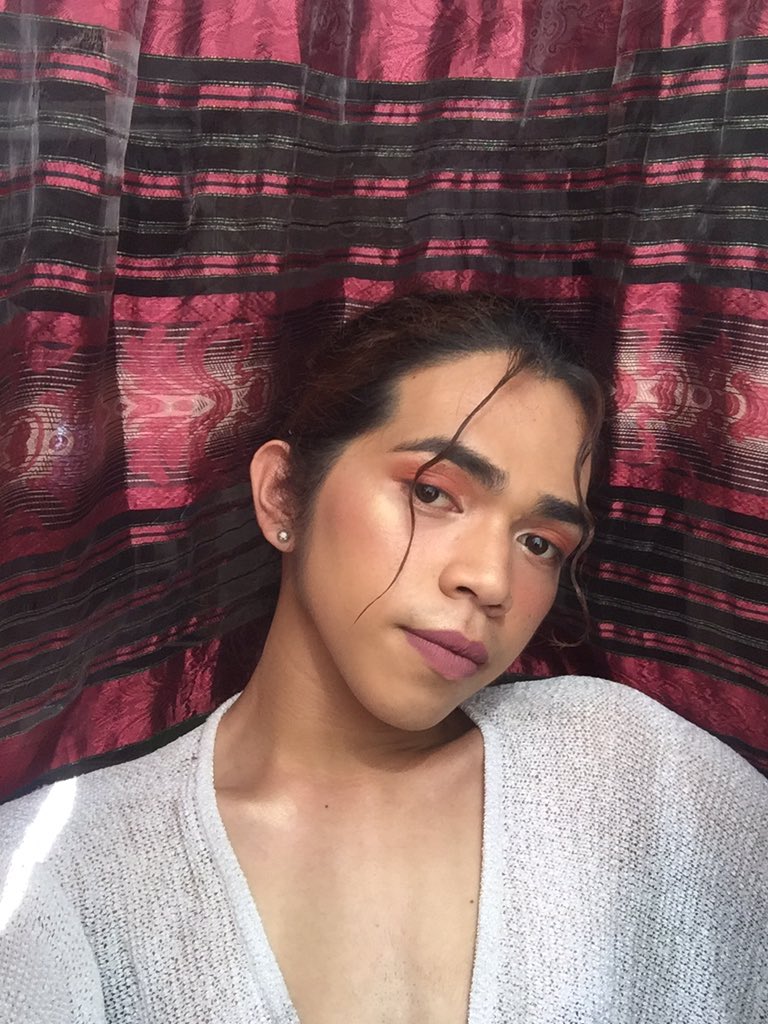queenfemina's tweet photo. TAMANG PAGANDA LANG SA KURTINA❤️ https://t.co/1kBbCEwmFt