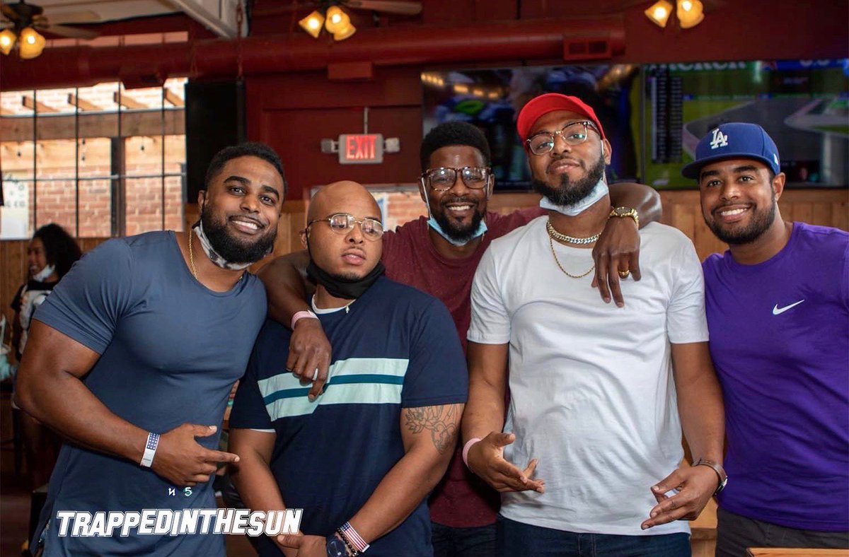 barglancekc's tweet photo. Sunday Funday
#TrappedintheSun
Josh H. Birthday Celebration
Day Party kicks off @ 3p
Masks are required to enter
Music x @djq_kc
📍Shot Stop https://t.co/JqGnHhv8jE
