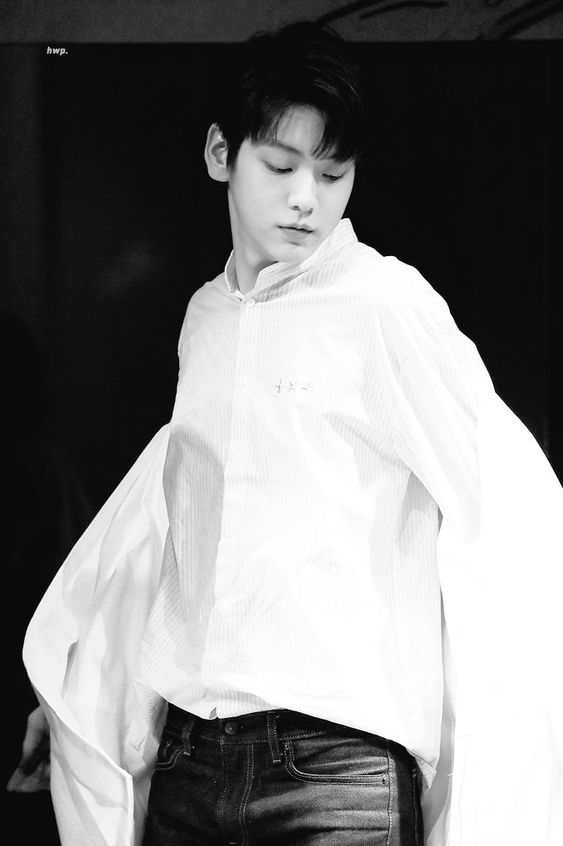 black and white soobin though >>>>> O.O