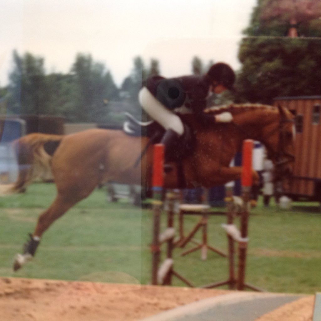 NickyJacques2's tweet image. Sadly wondering how long this old girl has got, usually ok with chronic collapsed suspensory ligament, but acutely lame 4 days, vet says continue extra pain relief and watch/wait few days, tough, age catching up with her, 30 years old #goodfriend #WeHadFun #26YearsTogether 🐴😥