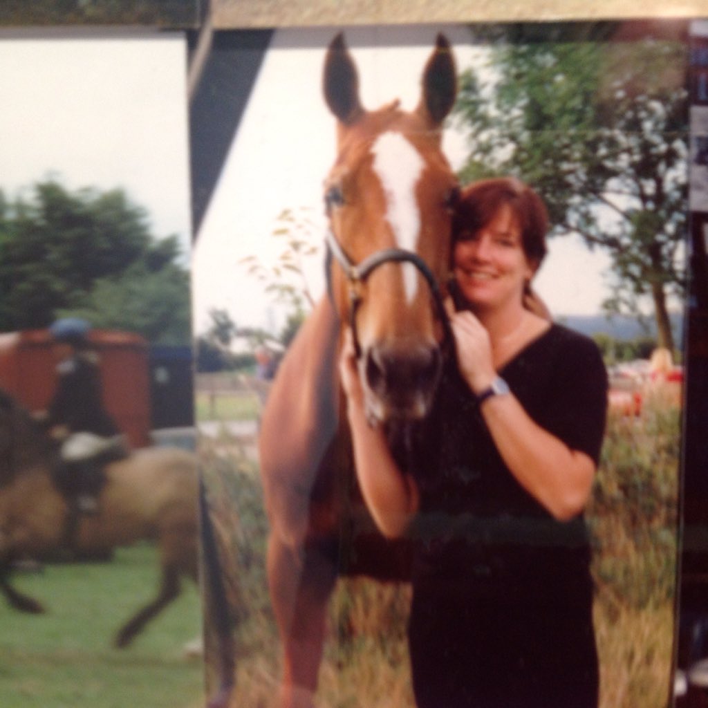 NickyJacques2's tweet image. Sadly wondering how long this old girl has got, usually ok with chronic collapsed suspensory ligament, but acutely lame 4 days, vet says continue extra pain relief and watch/wait few days, tough, age catching up with her, 30 years old #goodfriend #WeHadFun #26YearsTogether 🐴😥