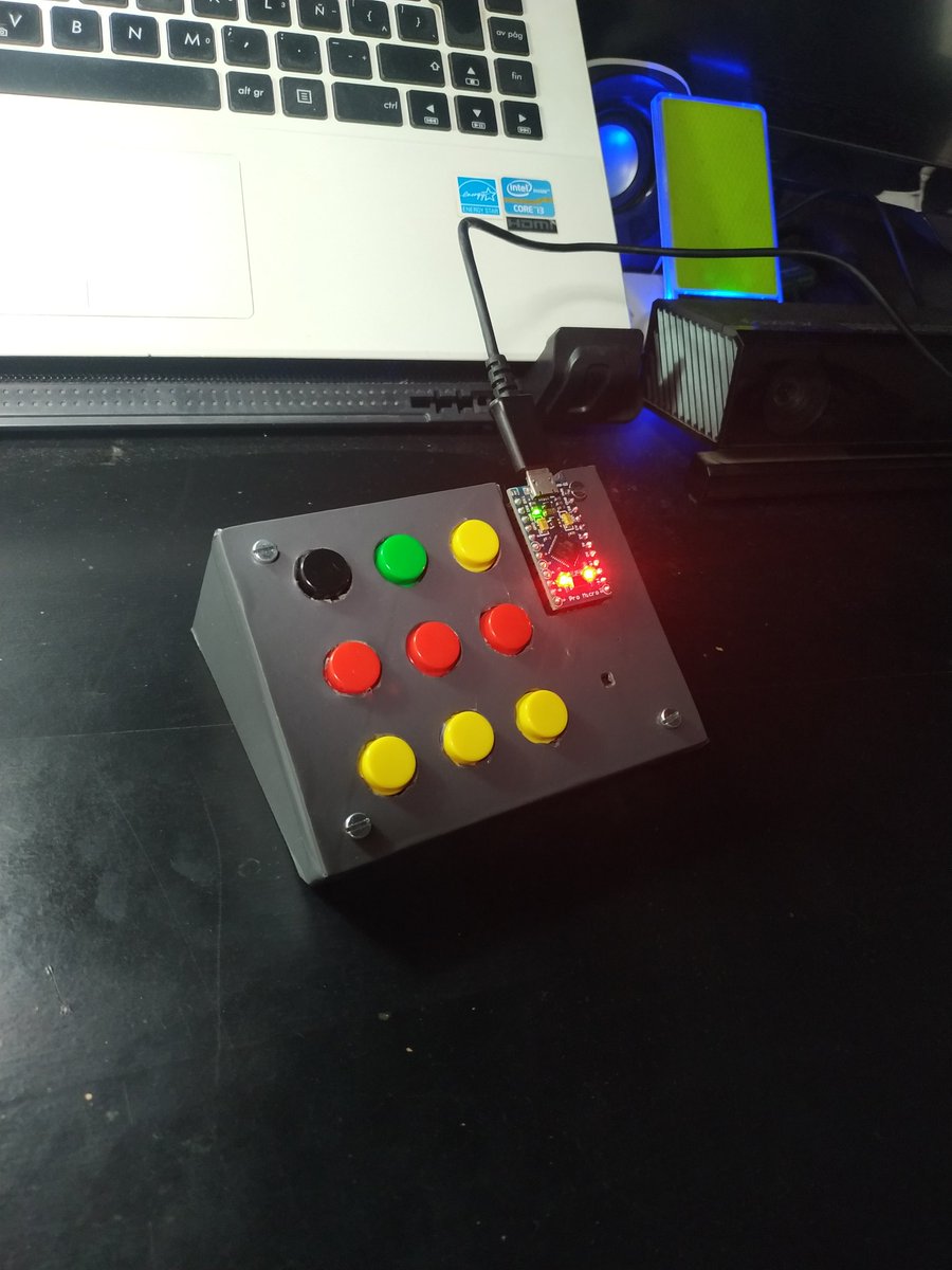 alano_retana's tweet photo. Hace unas semanas @XVI_LoLz me pidió un stream deck, hoy puedo decir que he finalizado el proyecto #macrokeyboard #streamdeck #DIY https://t.co/kHAcgys5ig