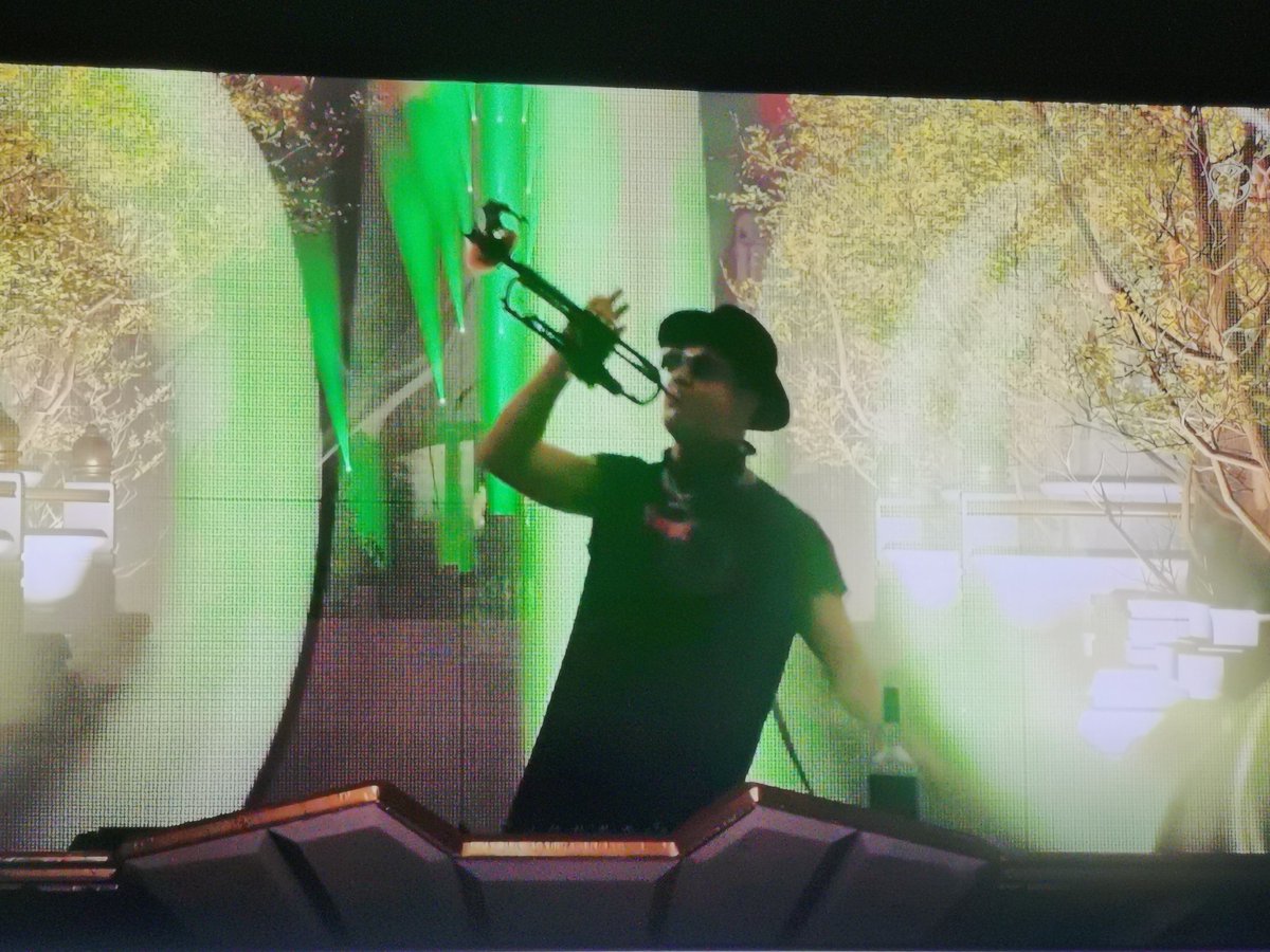 MikeD8090's tweet photo. The madness of @TimmyTrumpet has arrived to #Tomorrowland #Tomorrowland2020 🤘🤘🤘😎😎😎 https://t.co/lgLay2jAlE