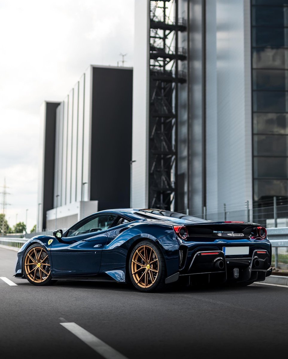 carpxrnpicx's tweet photo. 488 Pista || ig: @/marcphotography https://t.co/w2NEWDiqm8