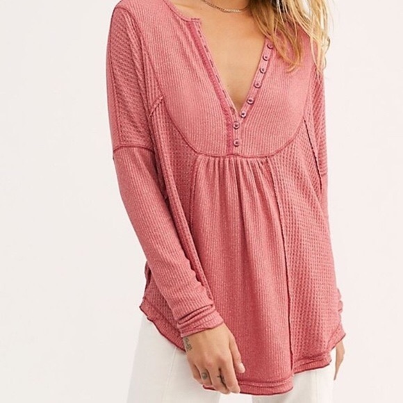 SSqueekie's tweet photo. So good I had to share! Check out all the items I'm loving on @Poshmarkapp #poshmark #fashion #style #shopmycloset #victoriassecret #freepeople: https://t.co/PP5MyoHvg7 https://t.co/En4eqmw1gC
