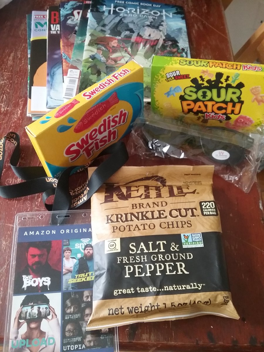 amely's tweet photo. It's not Comic-con unless there's swag. Thanks @PrimeVideo #AmazonVirtualCon and @Freecomicbook Summer! #ComiConAtHome #SDCCatHome #SDCC2020 https://t.co/xM1xxUbKl7
