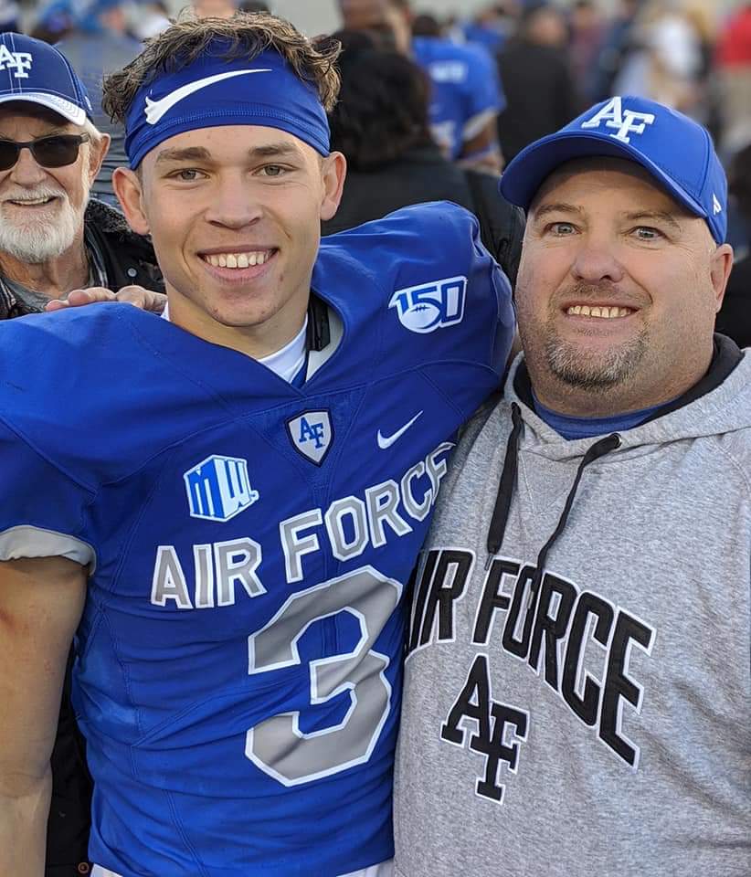 Falcon8fan's tweet photo. @TreBugg3
Happy Birthday Tre!
I appreciate your friendship and leadership! You are an Amazing Service Athlete and a even better Young Man!
#BuggsLife3 https://t.co/YXnNJvulG0