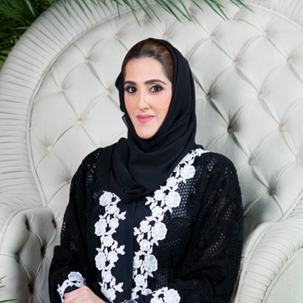 نهلة الرستماني - أول سائقة فورمولا 3 إماراتية.