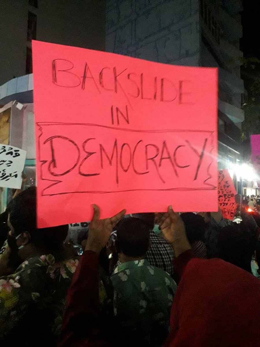AdamNaseerMoha8's tweet photo. Protestors are calling for the resignation of President Ibrahim Mohamed Solih with many voicing against the rampant nepotism and corruption within the government. #MaldivesProtest https://t.co/aE5TWrH6R9