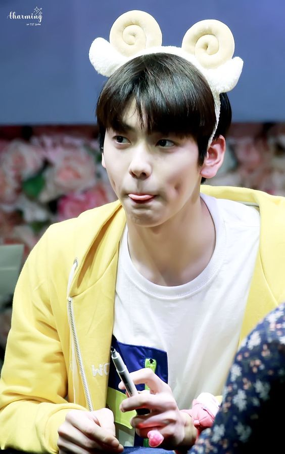 his squishy lil cheekies 