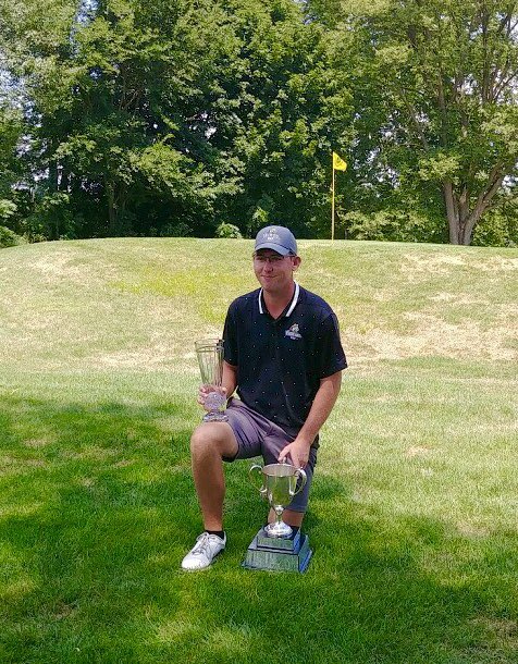 WrightStateGolf's tweet photo. Congratulations to @schoon_austin on successfully defending his @MiamiValleyGolf #MVGAMetro title with some incredible play over the course of 4 days. 

Raiders occupied 1st, 2nd, 3rd, 5th, &amp; 6th places and had a four day 9 man team total of 34 under par.  

#FullRaid https://t.co/6i2aiJTBck