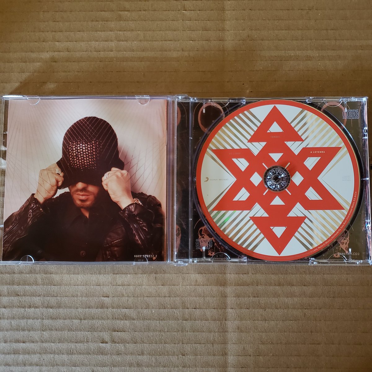RevistasCDsYMas's tweet photo. Yandel CD De Lรญder A Leyenda Autografiado $250 + envรญo + MSI
https://t.co/NbCBrWBBFN
#Yandel #DeLiderALeyenda #habledeti #hastaabajo #donomar #moviendocaderas #DaddyYankee #jalvarez #Wisin #elgeneralgadiel #wisinyyandel #wconyandel https://t.co/O8UGLEzZuY