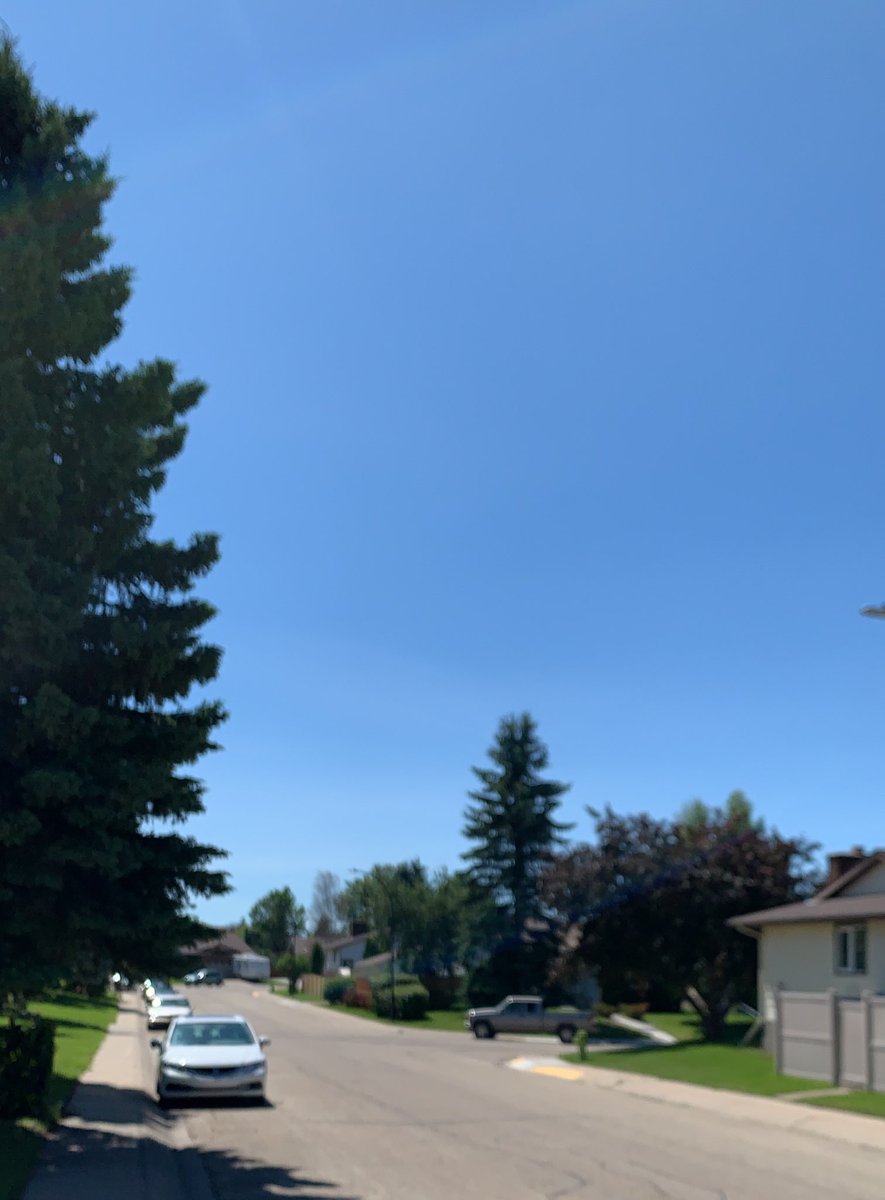 A beautiful day to be showing houses. Not a cloud in the sky. #RedDeer