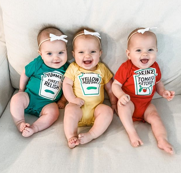 Ok, which one of these do you top your burgers or hot dogs with? 💚💛❤ Tell us below! 👇 We'd have to go with all three of these condiment cuties 🥰👶👶👶
📷 @mcdonaldpartyof6
#twingocarrier  #twinmom  #momoftwins  #triplets #multiplesmom #teamketchup #teammustard #teamrelish