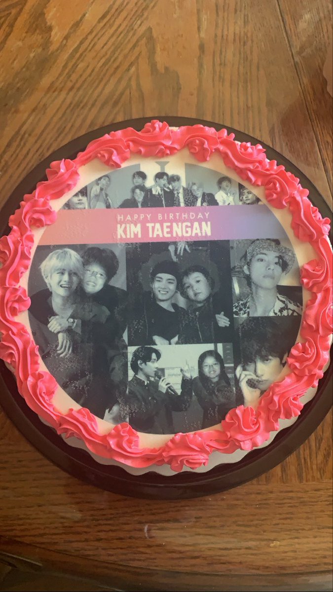 dinherr's tweet photo. My 27th birthday cake 🎂💜 @bts_bighit @BTS_twt #BTS #V #KimTaehyung https://t.co/GACpAQKdOe