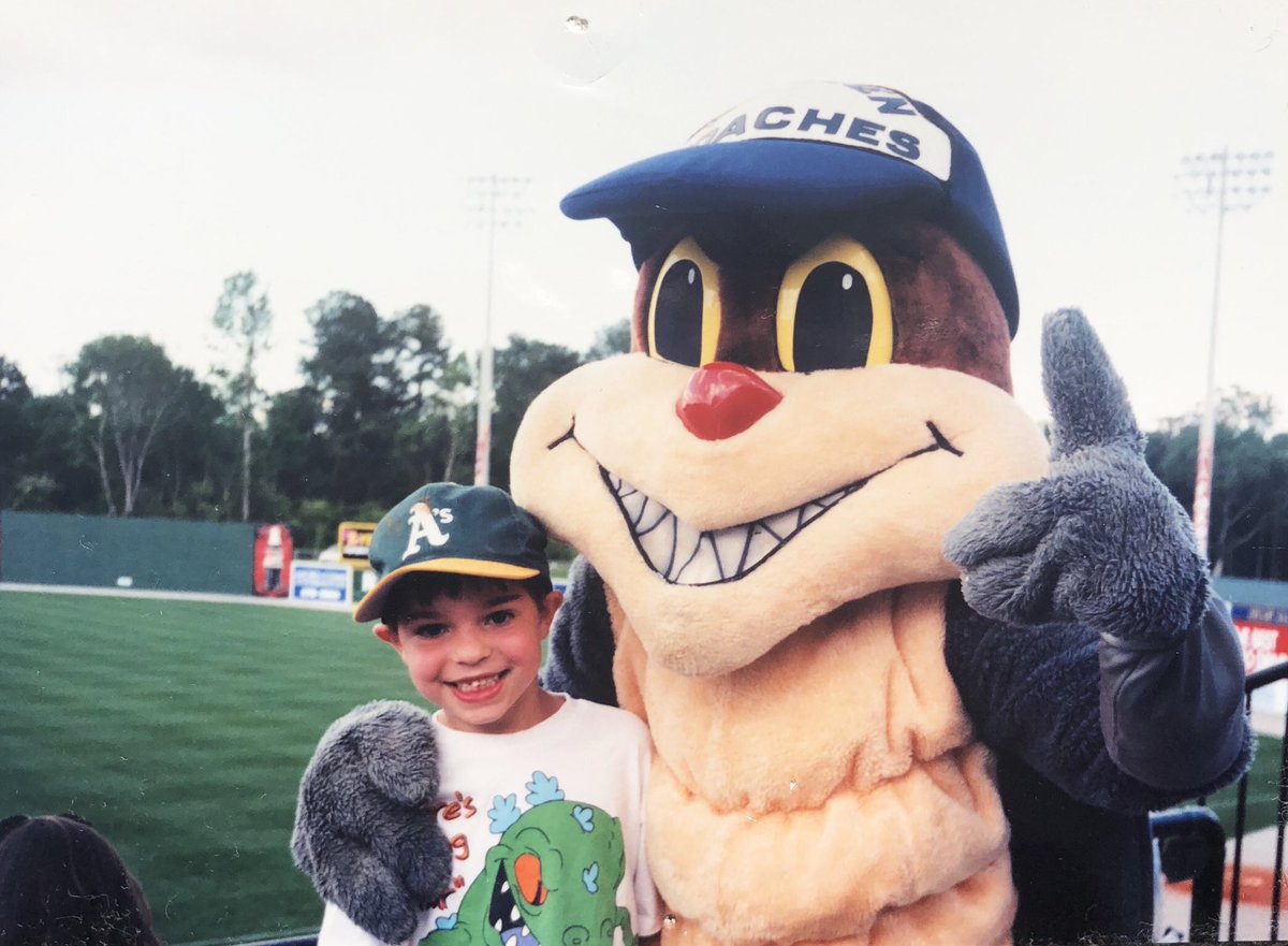 scottbalzer's tweet photo. dear @BlueJays @BuffaloBisons if you need someone to be a mascot at any upcoming home games in Buffalo let me know. I have 6 years minor league baseball mascot experience. I’ve been a mouse, cockroach &amp; a bear. A Bison, Blue Jay OR a piece of food is on my mascot bucket list. https://t.co/ENpKxE5KFR