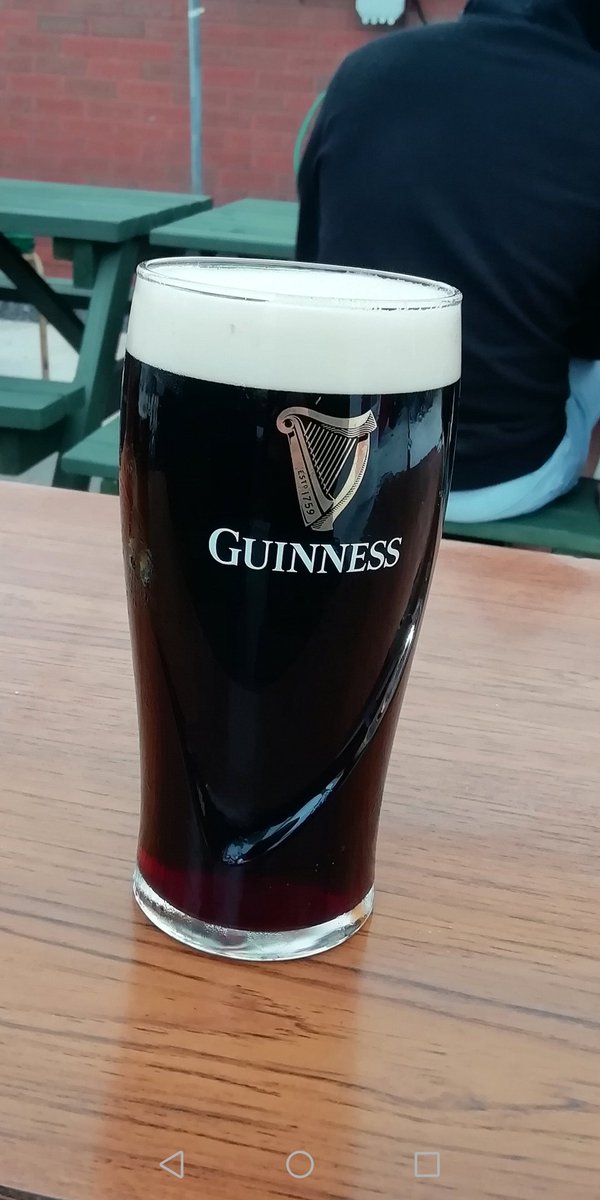 RobertCockings's tweet photo. #SuperSunday #guinesstime #whatabeergarden #alwaysdry #sundayvibes https://t.co/yceo0K0WSu
