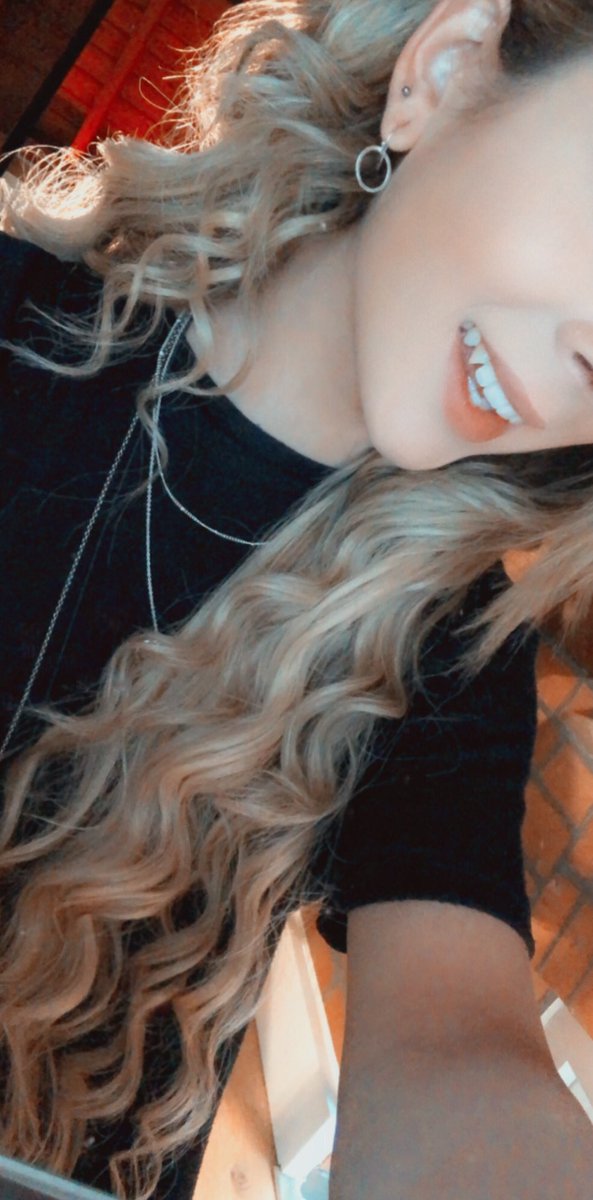 JadeVow's tweet photo. Some guy just told me that he thinks my vampire teeth are a ‘turn off’ which is fair enough, but I personally think they make me a deadly lil vampire so I’m here to show them off to y’all x https://t.co/25BqDt33A3