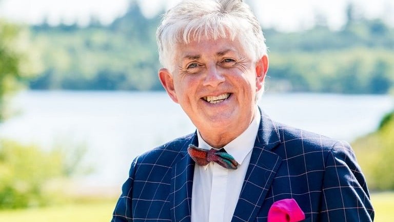 Up next: National treasure <a href="/DonegalNoel/">Noel Cunningham</a> takes us on a tour of the beautiful gardens at @HarveysPoint located on the shore of Lough Eske.  He will then join <a href="/AdeleRoche75/">Adele Roche Colour & Design Consultant</a> to chat about his book Modern Irish Manners. 

Thank you Grain &amp; Groove for supporting this segment.