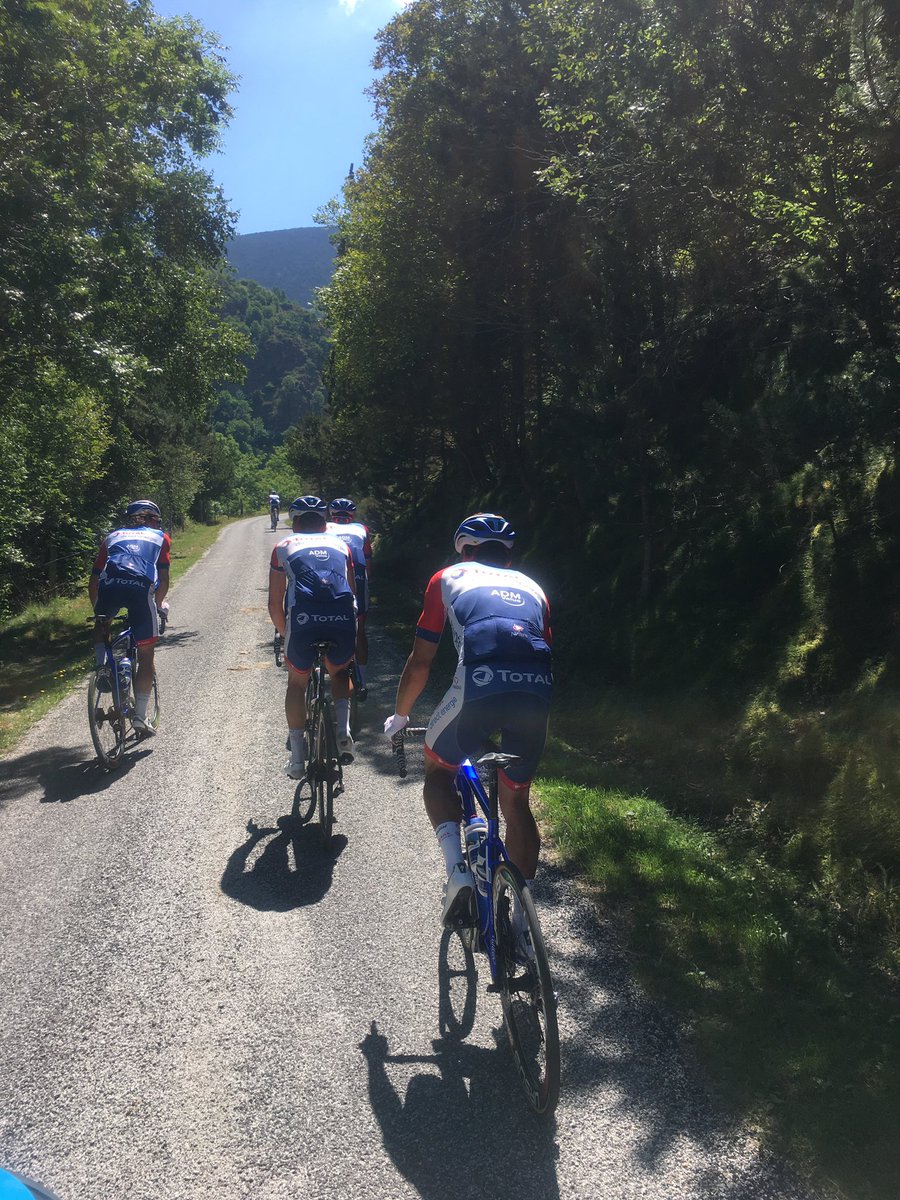 juliensimon85's tweet photo. Encore quelques jours en altitude à Font-Romeu avec la @TDE_ProCycling et ce sera l’heure de la reprise sur @RouteOccitanie 🤗👊🏻⛰ https://t.co/UFE29wyIA6