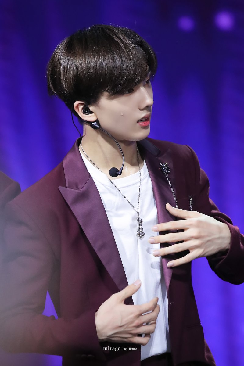 mirage0205's tweet photo. 191214 잘생기고 예쁘고 다하는 흑발지성이 #지성 #Jisung #NCTDREAM https://t.co/yZK4RsBM5N