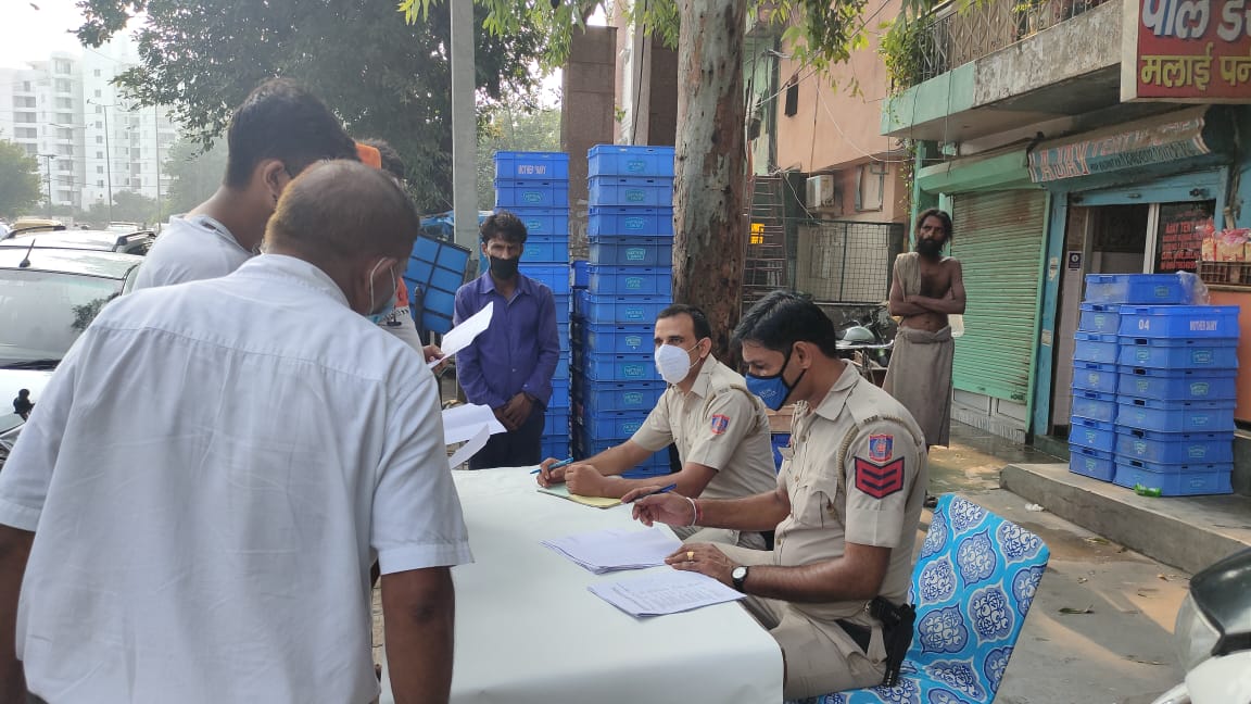DcpNorthDelhi's tweet photo. #Sunday
#AllWorking
@DelhiPolice https://t.co/qJaQBU2oRc