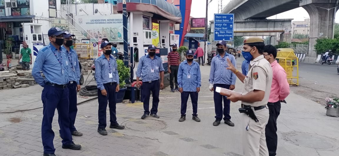 DcpNorthDelhi's tweet photo. #Sunday
#AllWorking
@DelhiPolice https://t.co/qJaQBU2oRc