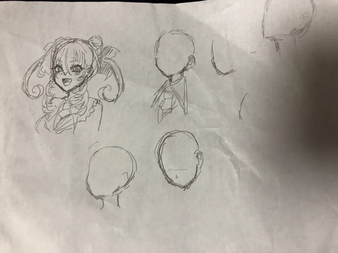 ぜんぜん分からん
雰囲気で顔面を描いている 