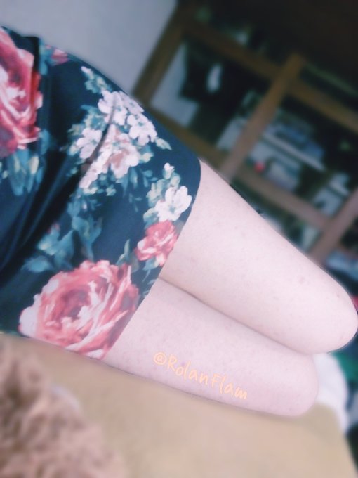 Me compr&eacute; ese vestido de flores por m&iacute; cumplea&ntilde;os, siento que est&aacute; linda &iquest;Qu&eacute; dicen chicos(as)? https://t<a href="/tag/trap"class="tags"><span>#trap</span></a><a href="/tag/crossdresser"class="tags"><span>#crossdresser</span></a><a href="/tag/trapboy"class="tags"><span>#trapboy</span></a>