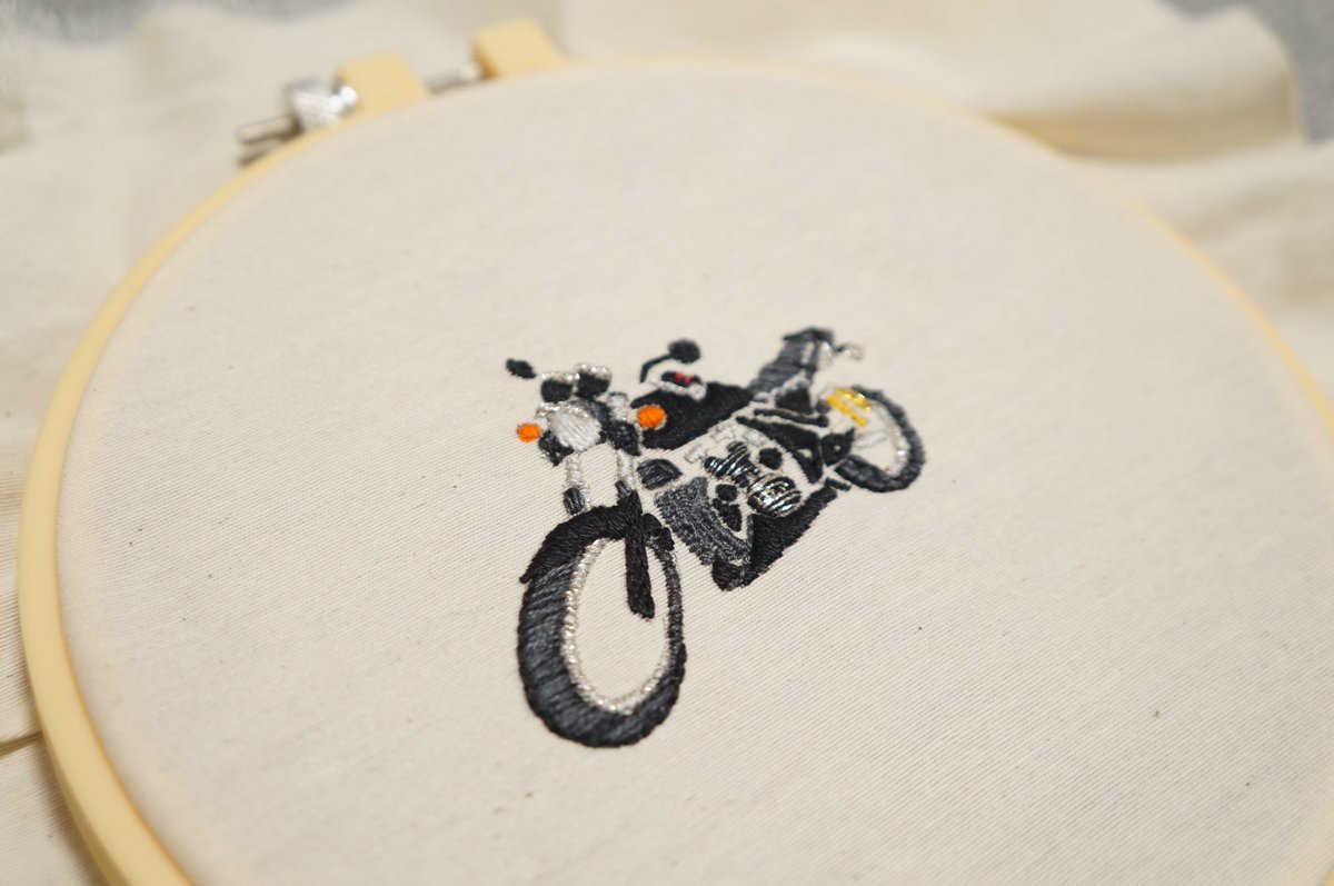 kinoyama_haru's tweet photo. 🌸刺繍ポーチ vol.02 🏍🌸

　刺繍完成した ಇ(*´꒳`*)

#monmonde https://t.co/VarffOd1Ig