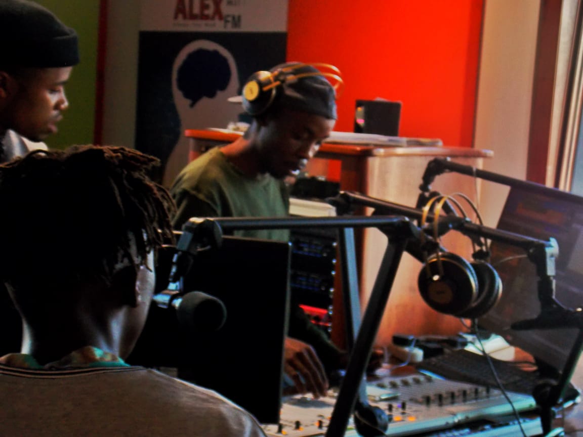 TheBeatOnAlexfm's tweet photo. Good session we had yesterday. @spaceboundav was at the Studio. Show some love for Voslo's very own. Shout out to the and keep pushing.
@Mlisto_Disto 
@Sky_TheGrace 
@Thabisilenomsuka https://t.co/8HcKd5Pxkb