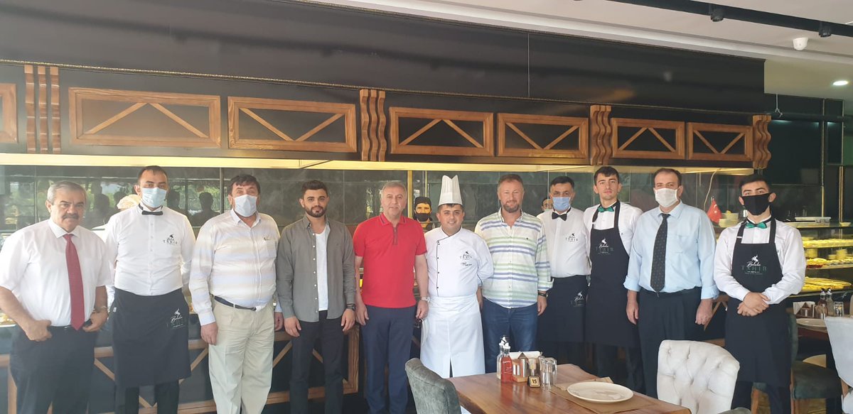 06AhmetKaraca29's tweet photo. Ulubey mahallemizde, Meclis Üyemiz Sn. @HDemir0614 ile arkadaşımız Sn. Ömer Çelik'in birlikte  hizmete sundukları Bolulu Tahir Usta'yı ziyaret ederek hayırlı olsun dileğinde bulunduk. Rabbim bol kazançlar nasip etsin. 

@RTErdogan @erkankandemir @aysekesir @hakanhanozcan https://t.co/K1CHZOGHWR