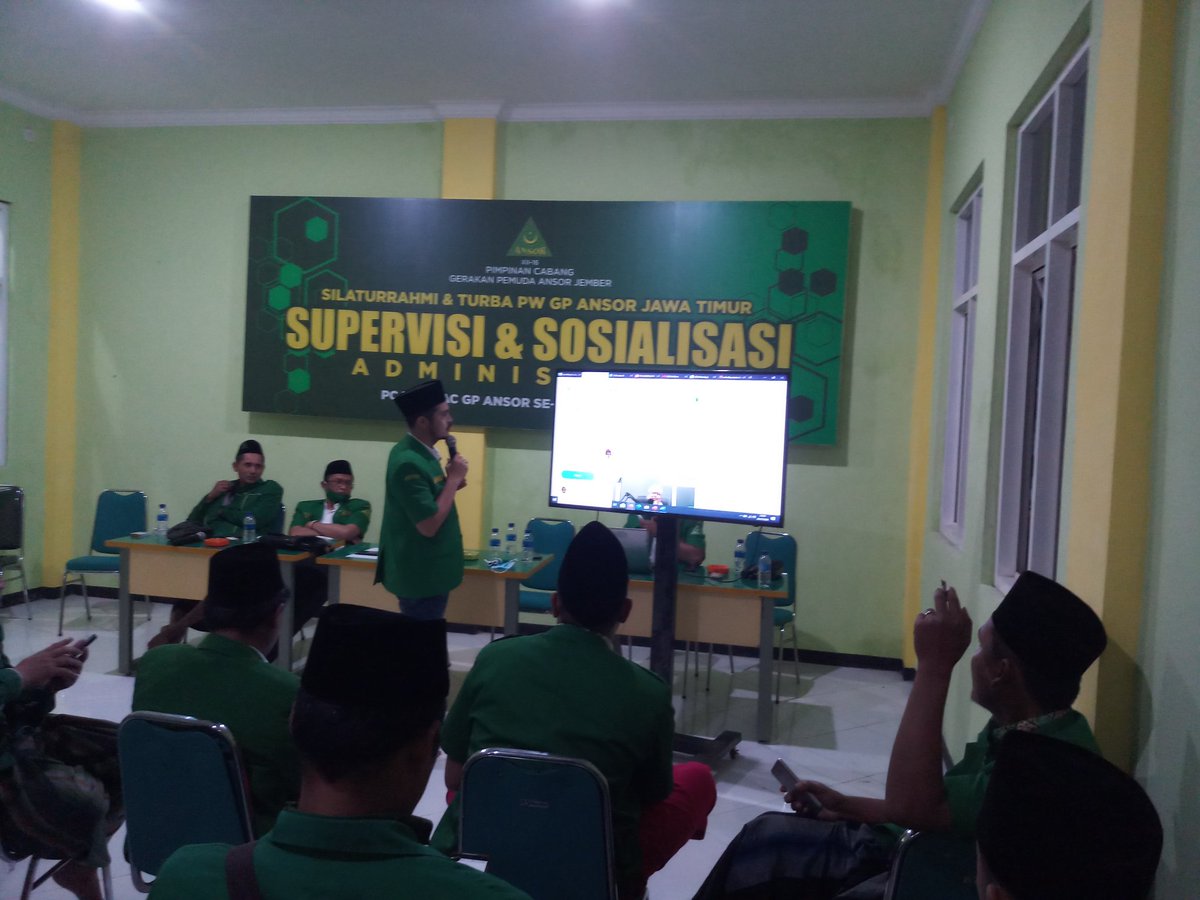 PAC_GPANSOR_BSS's tweet photo. @pwansorjatim @jafberry @ghufronsirodj @IrsyadYusuf1 @MHasanAbd @hasanbisri_77 @AchmadNurAminu1 @syaikhul_bsh @Official_Ansor @syafiq_ansor Selamat datang di kantor @gpansorjember  terima kasih ilmunya https://t.co/zfciIP6ndd