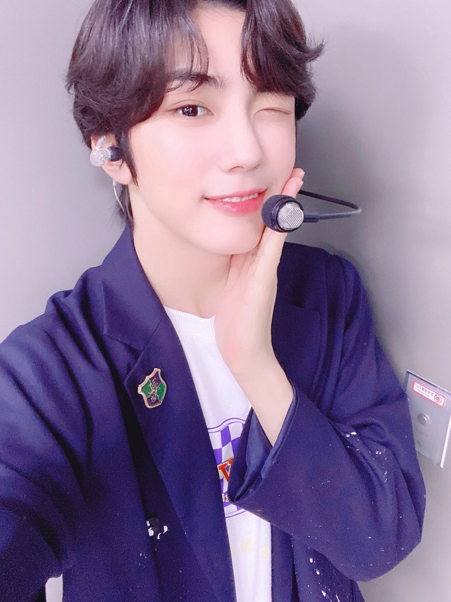 CRAVITY_twt's tweet photo. 러비티🍑 드림콘서트는 재미있게 보셨나요~? 열심히 준비했어요!! 러비티의 모든 꿈들이 이루어지기를 바라요 알라뷰❤️ 잘 자용>< #성민 #드림콘서트 #알라뷰 https://t.co/d1P1a23b3K