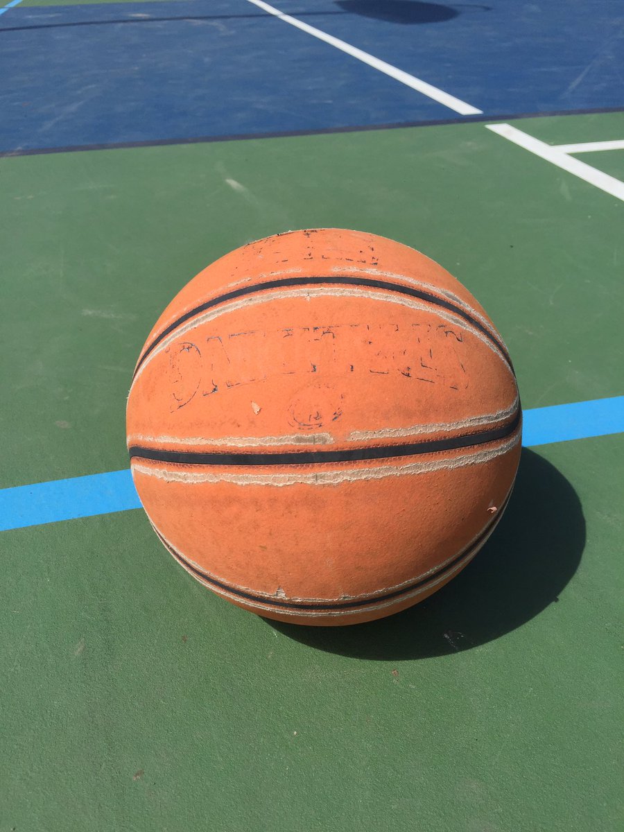 start_words's tweet photo. I bought this basketball less than a year ago 😬 https://t.co/FJENQCB1PS