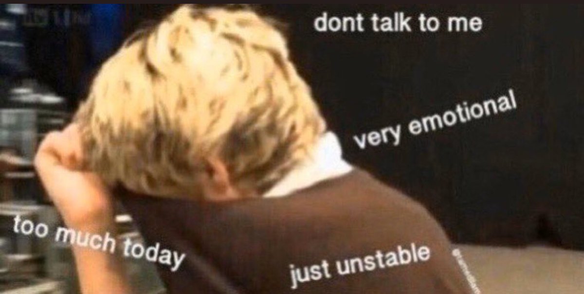onthellloose's tweet photo. i’m now just lying in bed and listening 1D’s whole production after watching all the video diaries + X Factor journey + old yt videos for the 19383737 time and just cried https://t.co/JVsEdWXYze