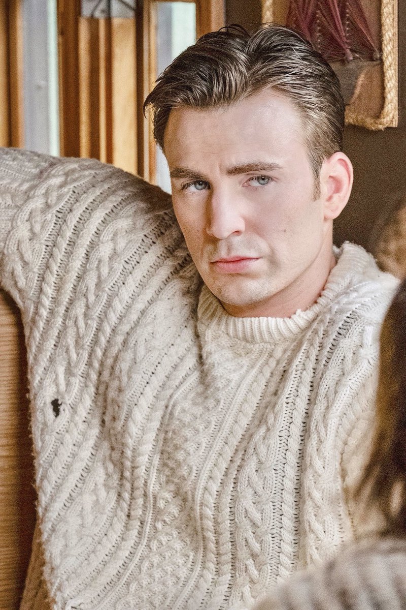 evanschain's tweet photo. soooo bearded chris evans in a sweater or clean shaven chris evans in a sweater? ✨ https://t.co/BN7ocNhTGz