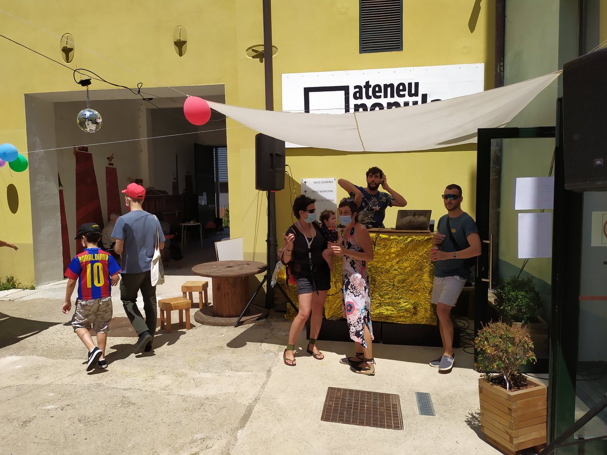 ateneusalt's tweet photo. Graaaan matinal de Vermut Musical!
#saltfaestiu #salt #femAteneuSalt https://t.co/jLeUf7zuAA