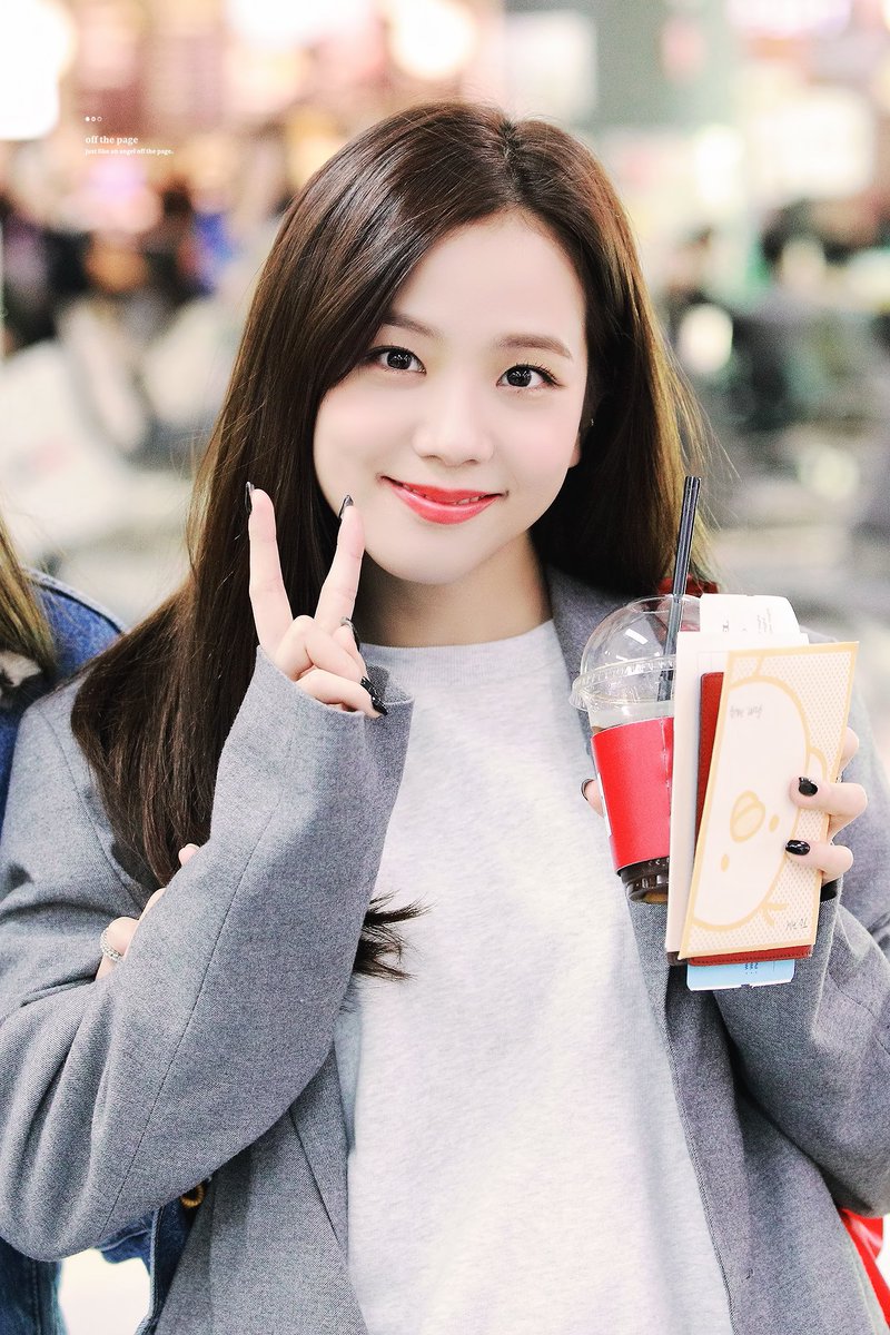 She deserves so much more #JISOO 
#YG_TreatJisooBetter <a href="/ygent_official/">YG FAMILY</a> @yg_stage @THEBLACKLABEL_ <a href="/YGJAPANofficial/">YG JAPAN OFFICIAL</a> <a href="/ygentusa/">YG Entertainment USA</a> <a href="/ygofficialblink/">BLACKPINK GLOBAL BLINK</a> <a href="/BLACKPINK/">BLACKPINKOFFICIAL</a>