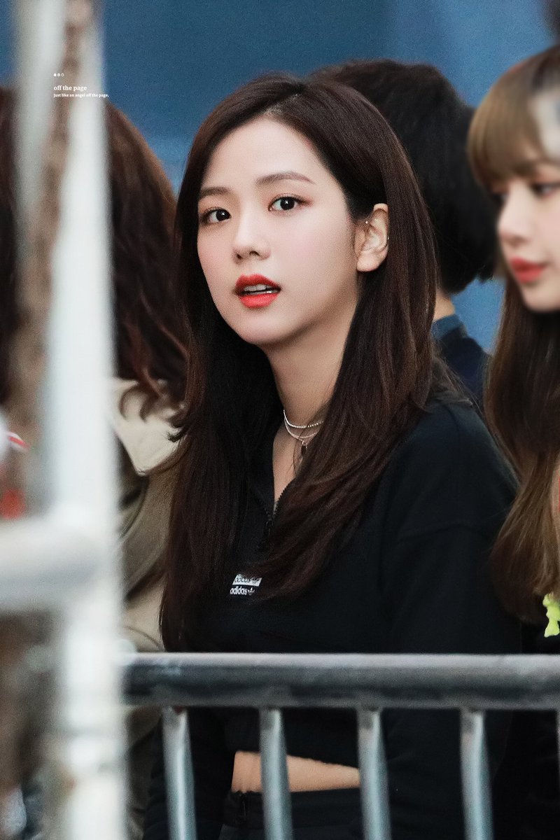 She deserves so much more #JISOO 
#YG_TreatJisooBetter <a href="/ygent_official/">YG FAMILY</a> @yg_stage @THEBLACKLABEL_ <a href="/YGJAPANofficial/">YG JAPAN OFFICIAL</a> <a href="/ygentusa/">YG Entertainment USA</a> <a href="/ygofficialblink/">BLACKPINK GLOBAL BLINK</a> <a href="/BLACKPINK/">BLACKPINKOFFICIAL</a>