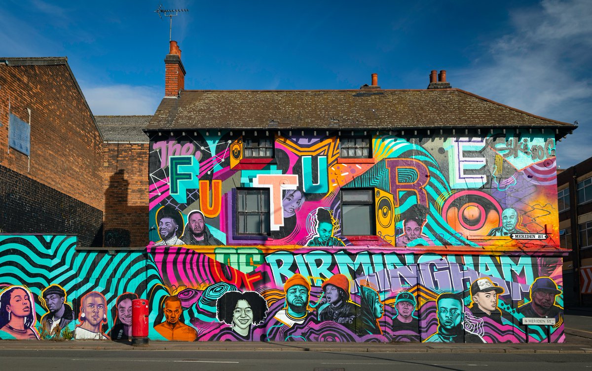 BirminghamWeAre's tweet photo. Street colours of Digbeth from Damien #BirminghamPassion from #PeoplewithPassion always at #BirminghamWeAre - courtesy @Dammo It's #TimeforCreatives https://t.co/77LzlZvWEa