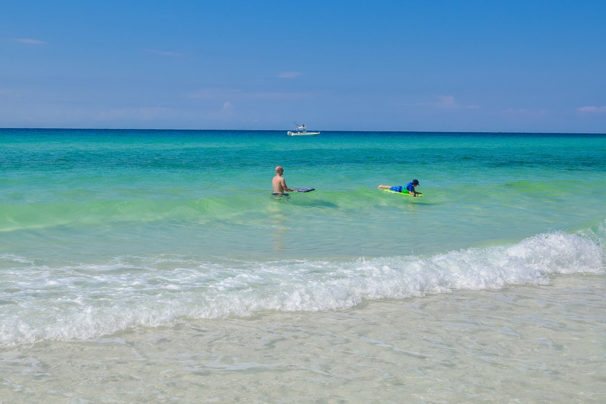 PBRDestin's tweet photo. At Pelican Beach, serenity comes in shades of emerald and blue 💙 https://t.co/xaUmyKGdRe https://t.co/Im1HS8pYWr