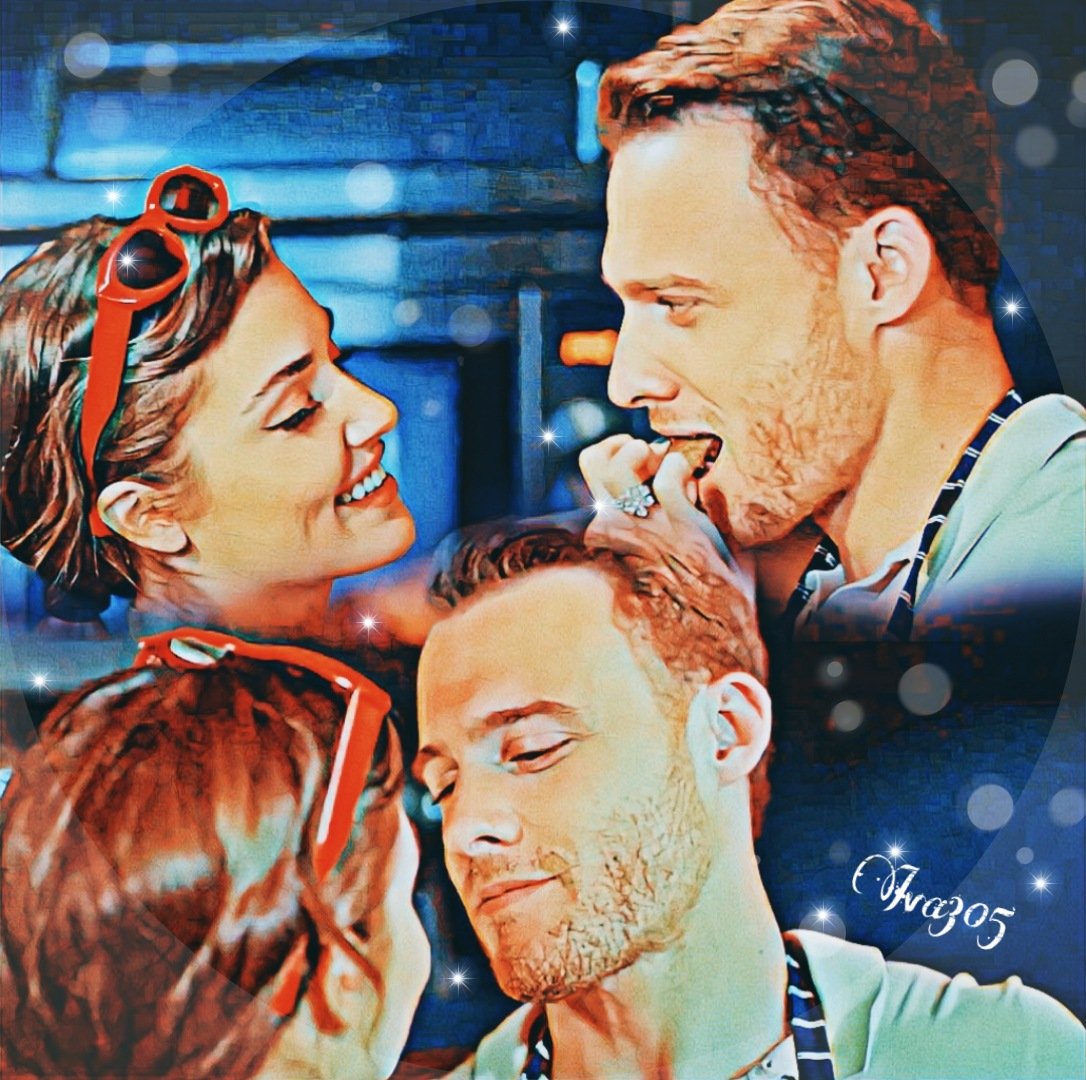 Iva305's tweet photo. Ohaaaa 🔥🔥😯🤭🤫💫💥❤❤
#SenCalKapimi #EdSer #HanKer #HandeErçel #KeremBürsin https://t.co/onuYWdvmXP
