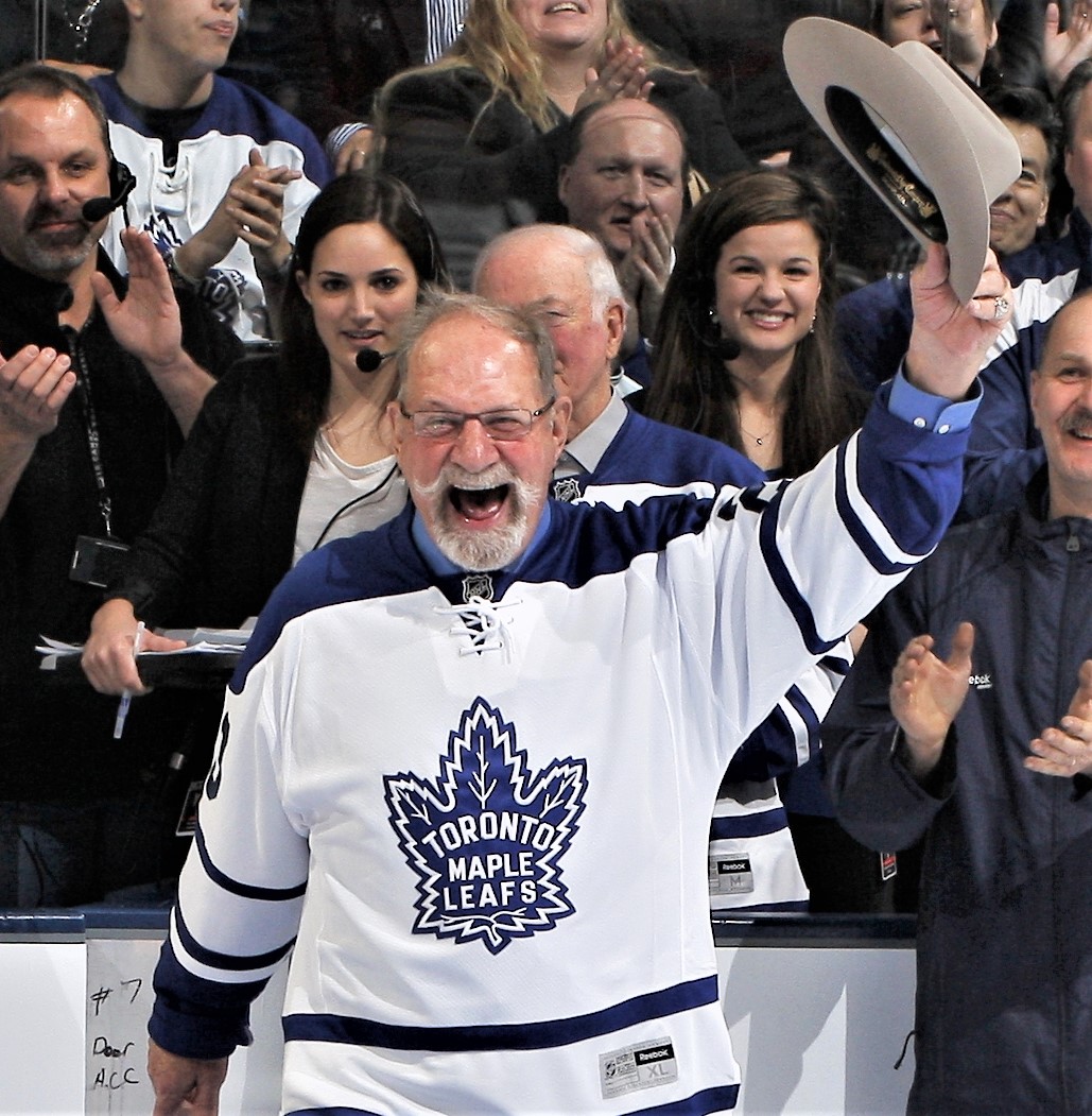 LeafsAlumni's tweet photo. The @LeafsAlumni are saddened to learn of Eddie Shack's passing last night. 

Eddie spent 9 seasons with the @MapleLeafs and was a member of four Stanley Cup Championship winning teams in 1962, 1963, 1964 &amp; 1967. 

Our thoughts are with his family #TheEntertainer #TMLA https://t.co/09CmJ9qfR0