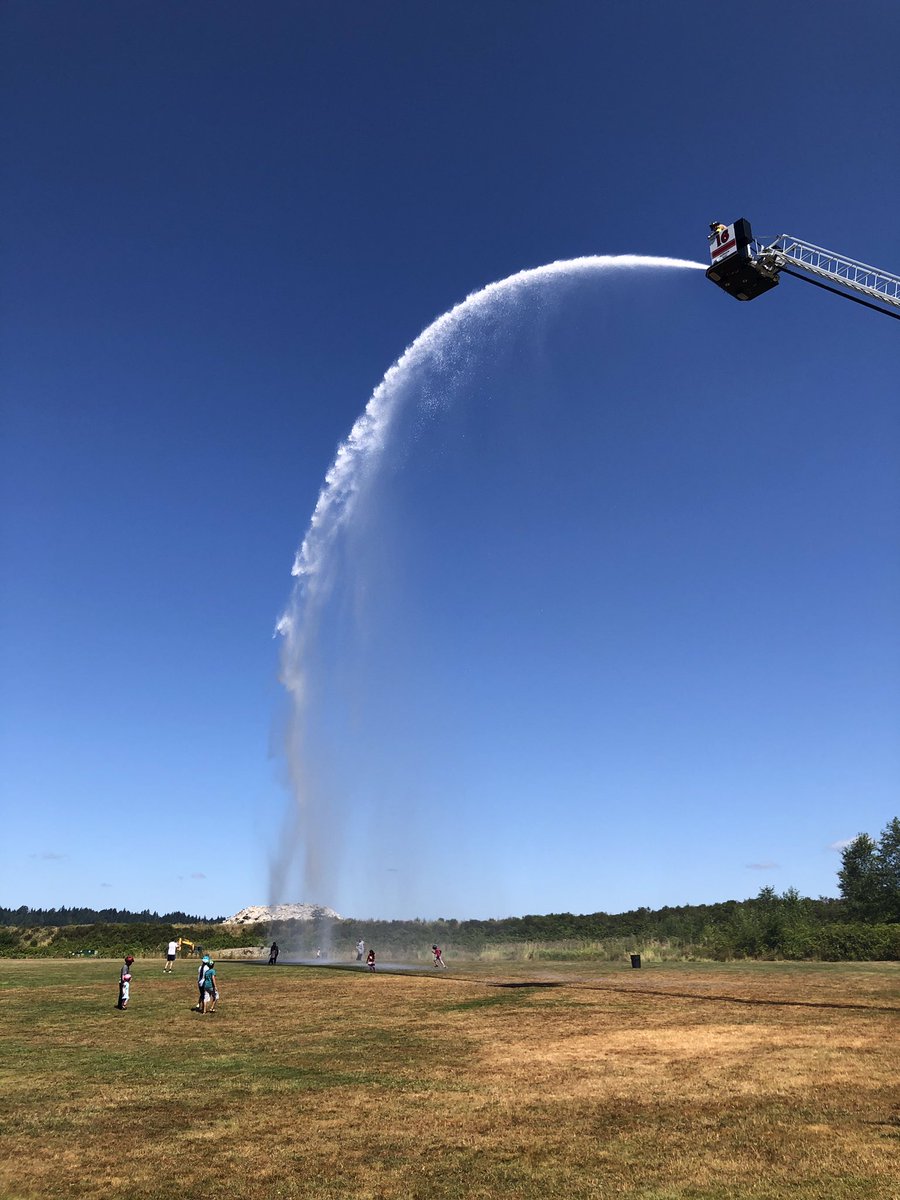 Redmond Firefighters tweet media