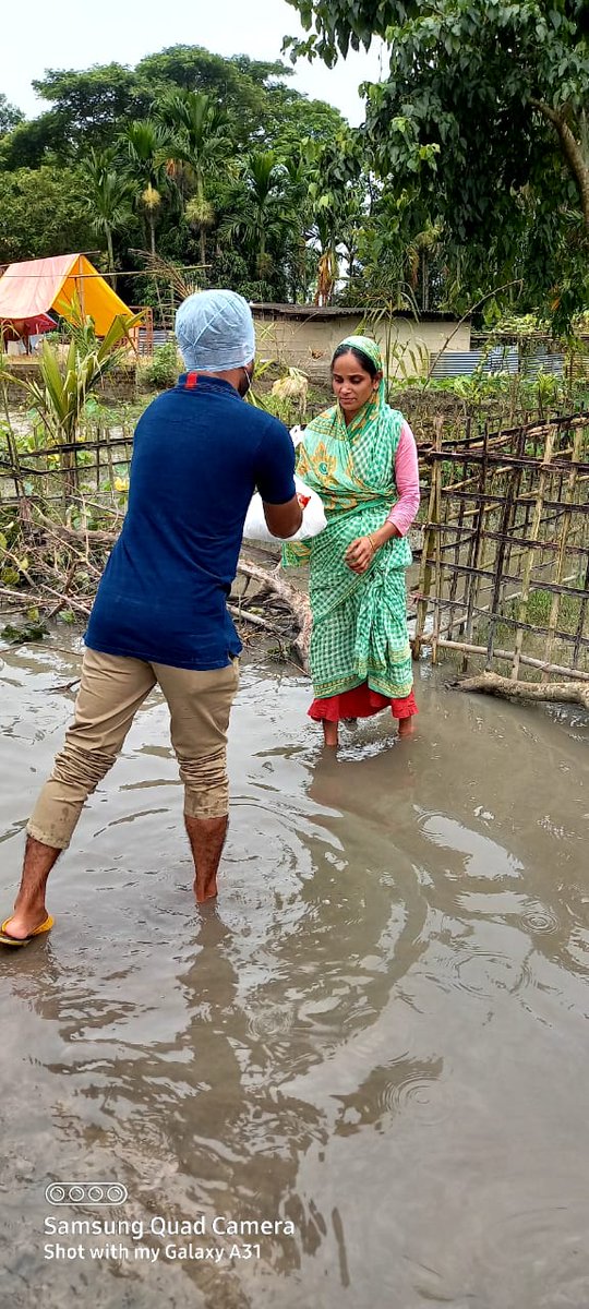 msdhonifcassam's tweet photo. We Distributed Relief Items To The Rangia Flood Victims Today. The Birthday Celebration Of @msdhoni which was postponed due to Lockdown in Guwahati,  We Celebrated The Birthday By Helping 100 Families.Our Team did a great job and celebrated Birthday In This Way. #AssamFloods https://t.co/dv3uZ4lau9