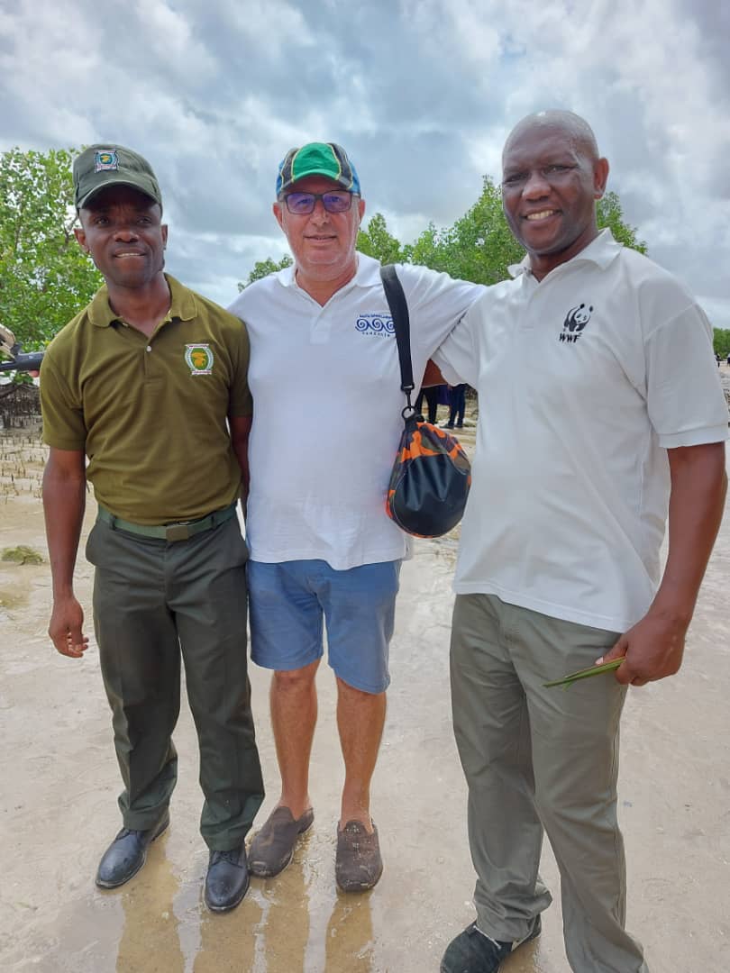 6000 mangrove seedlings planted today to mark #MangroveDay  in Kilindoni Mafia. #mangrovesmatter  #naturematters #naturepositive