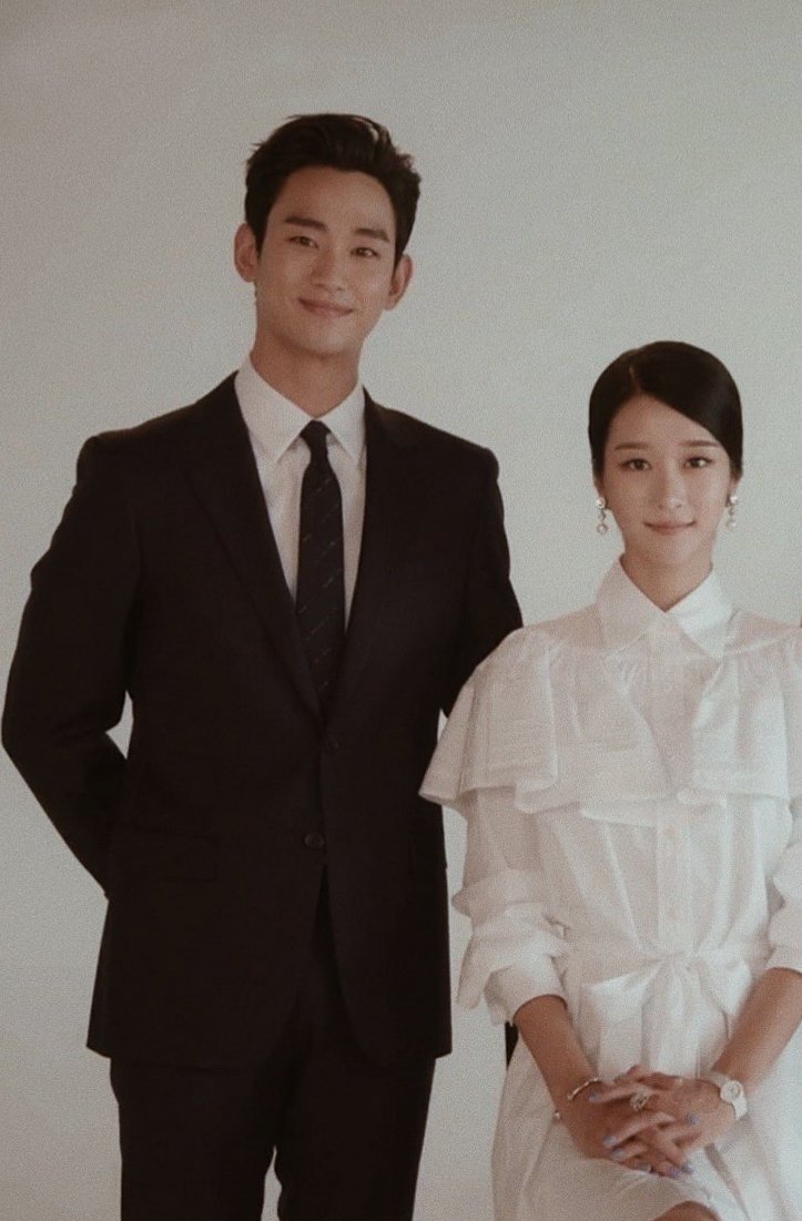 wdarsyd's tweet photo. Prequel of a real pre wedding photo #KimSooHyun #SeoYeaJi #mM #MakeItHappens https://t.co/48tUjjXyMq