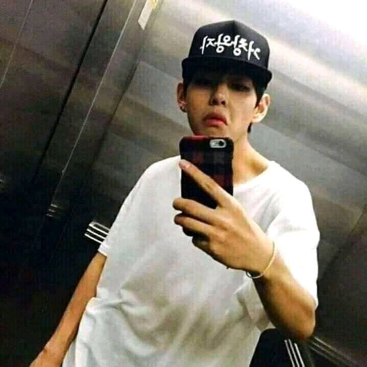 P24048744's tweet photo. I-Land Maknae                 BTS Maknae https://t.co/DhkP3sTZDZ